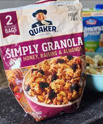 QUAKER SIMPLY GRANOLA OATS, HONEY, RAISINS & ALMONDS 34,5 OZ - Image 4